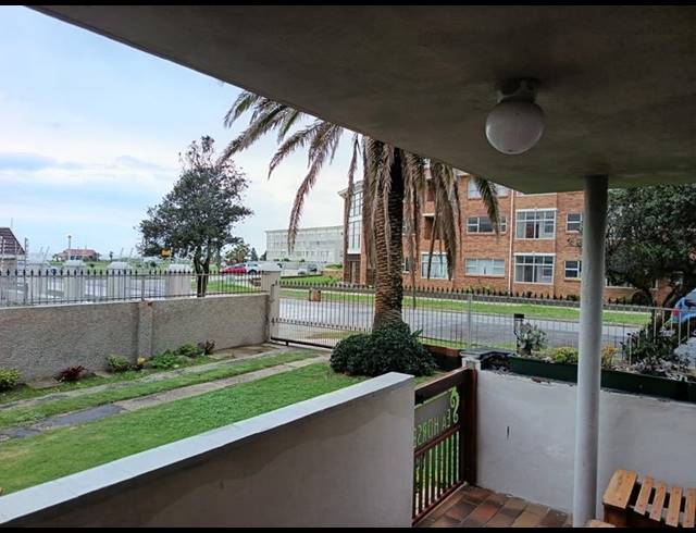 2 BEDROOM APARTMENT FOR SALE IN SUMMERSTRAND